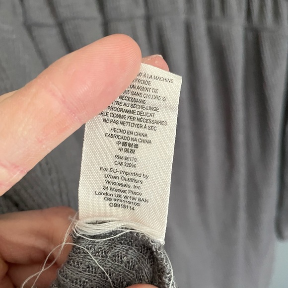 We The Free Must Have Henley Top Size Medium - Picture 4 of 4